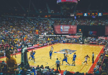 开云体育-辽篮新主场首秀迎强敌 郭士强，适应空间变化成关键